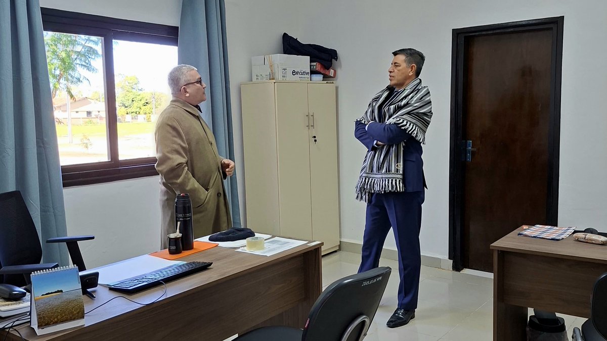 UNP_Paraguay's tweet photo. El rector Víctor Ríos visitó la Escuela de Medicina de la UNP para interiorizarse sobre el desarrollo del Curso de Ingreso y los avances de la nueva unidad académica. La carrera de Medicina constituye uno de los principales hitos de la Universidad en su camino hacia los 35 años. https://t.co/fkw6vodqZm