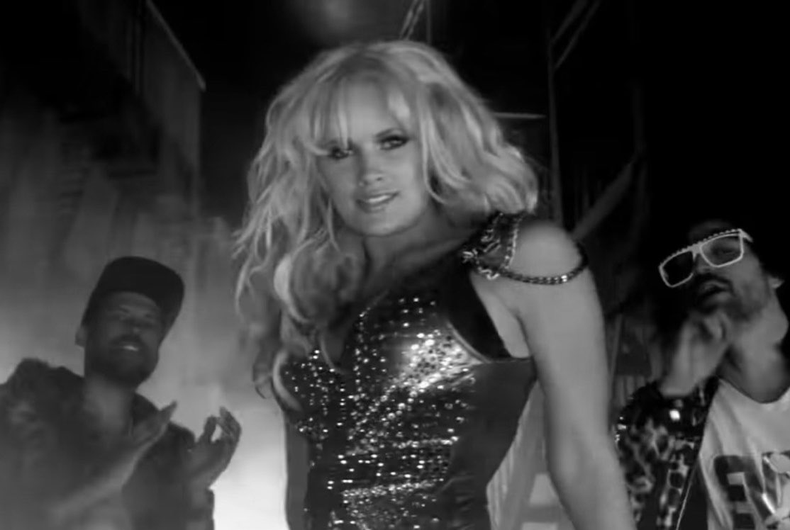 Genius's tweet photo. lauren bennett, former g.r.l. member and the vocalist featured on LMFAO’s diamond-certified hit “party rock anthem,” has passed away at the age of 37 🕊️

we’re sending our deepest condolences to her loved ones, family, and friends ❤️ https://t.co/tifB6R4s5Z