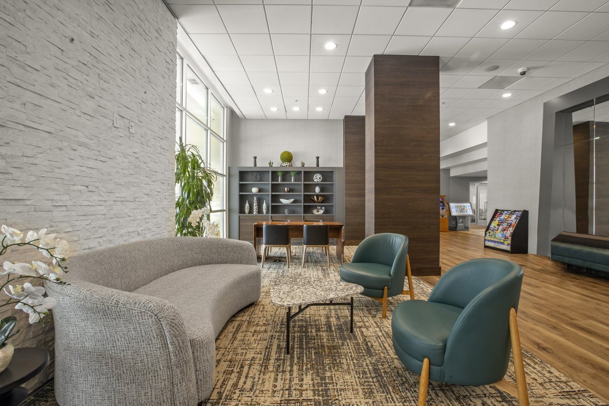 HolidayInnGGate's tweet photo. Good seats, better conversations.

Whether you're catching up with friends, meeting fellow travelers, or simply taking a break between adventures, the community area at our hotel is made for relaxed moments and easy connections.

Find your favorite spot and stay awhile. https://t.co/t6lEnWoMiY