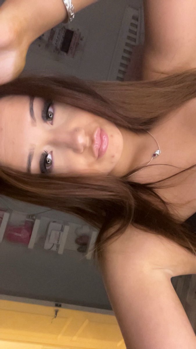 Princessskyexxx's tweet photo. Empty your wallet for meπΈπ.
#britishbrat #humanwallet #paypigswelcome #feetandfindom #spoilme #spoiledprincess https://t.co/7rsTaH8qvX