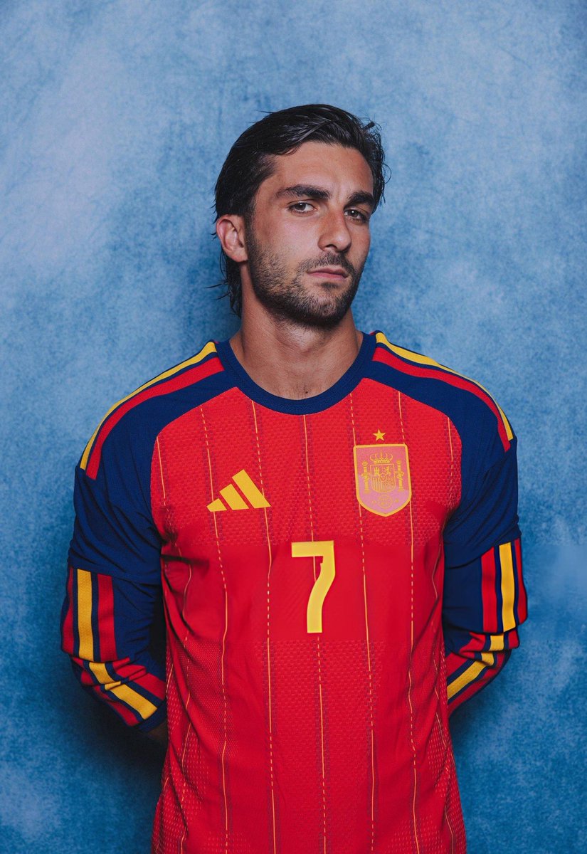 BarcaFRNews's tweet photo. 🚨🚨 𝗢𝗙𝗙𝗜𝗖𝗜𝗘𝗟: NOS 8 BARCELONAIS JOUERONT LES QUARTS DE FINALE DE LA COUPE DU MONDE AVEC L’ESPAGNE 🔥🇪🇸💙❤️ https://t.co/eM0I3njg6k