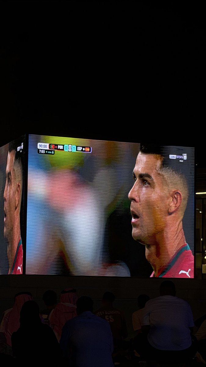 7cjcj's tweet photo. وداعاً يا اسطورة 😞🇵🇹

 #البرتغال_اسبانيا https://t.co/xoqKcyxQep