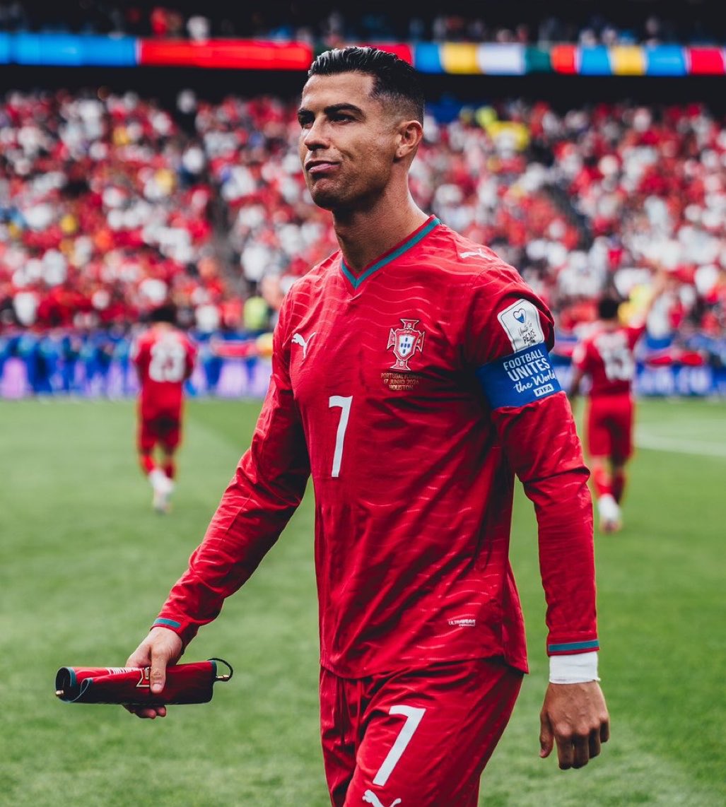 iihtishamm's tweet photo. THE END OF AN ERA, @Cristiano!!!! Will miss him in the Portugal squad. Portugal was too slow and missed so many opportunities. They could’ve done so much better but couldn’t. Spain is into the quarter-finals, and Portugal is out!! LOVED watching LAMINE YAMAL. #Spain #Portugal https://t.co/AmEgW0sUL6