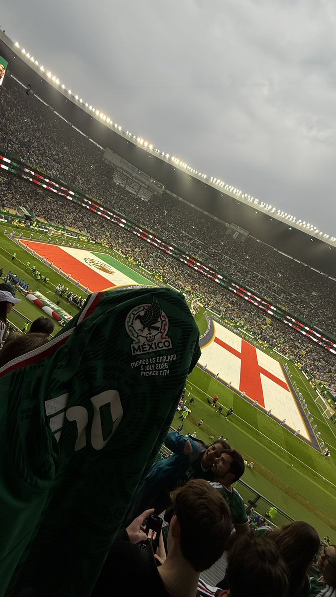 lucyhalamillo's tweet photo. Gracias por hacernos soñar, vibrar, llorar y, sobre todo, por unir a un país que pedía a gritos eso…amor y felicidad conjunta, en equipo. 
Porque eso es México… Unión, empatía, magia, pasión, entrega, amor y MUCHO futbol! 
Te amo siempre, futbol 🦅🇲🇽❤️ ⚽️ https://t.co/tOkZGupaRD