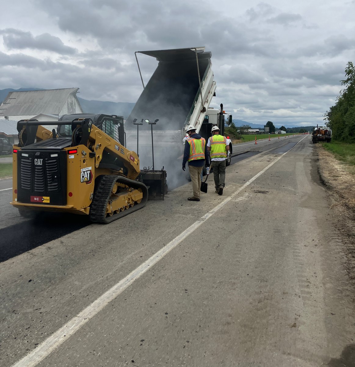 wsdot_north's tweet photo. SR 9 PAVING CONTINUES
Crews continue paving work on SR 9 south of Sumas this week. 

Expect daytime lane reductions with flaggers &amp; pilot vehicles alternating traffic from 6a to 4p daily Tues (7/7) through Thurs (7/9) from Sumas Ave to E Badger Rd.

More: https://t.co/blK40TZhIp https://t.co/Gp2fAdETPi