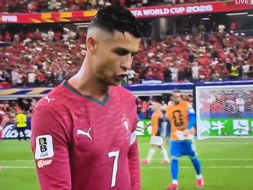 sachatavolieri's tweet photo. Tu méritais un autre adieu, légende. 

Merci pour tout ce que tu as fais ❤️ 🇵🇹 https://t.co/ctzuBkIvvX