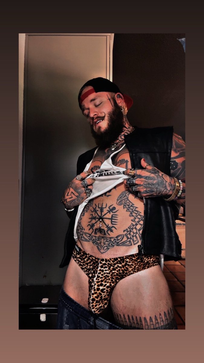 EndowedTattoo's tweet photo. I sometimes wear underwear
-
-
#az #fyp #boudior #leopard #daddy https://t.co/vo4Mv9HKhV