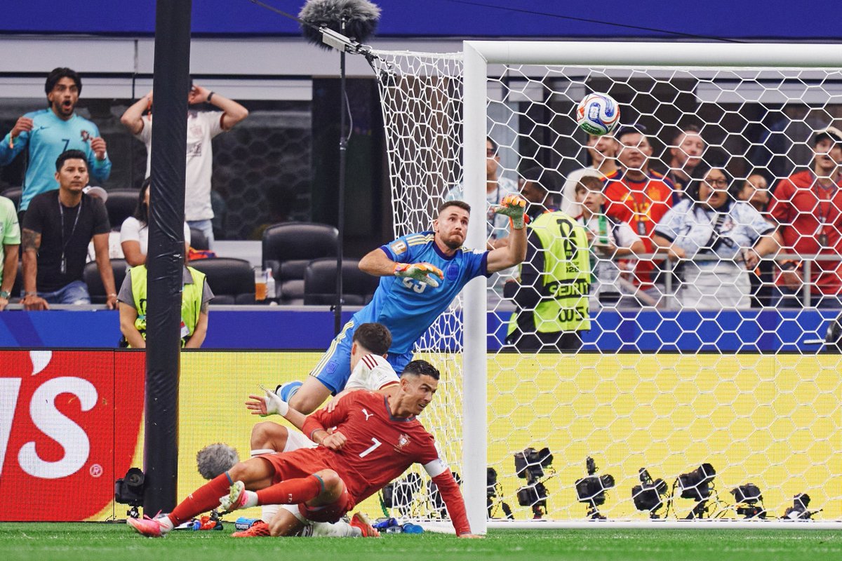 GradaBpro's tweet photo. España es la única selección que no ha recibido ningún gol en contra en este Mundial. https://t.co/nlpBgR0BZL