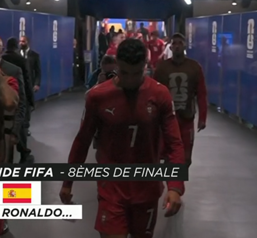 Footballogue's tweet photo. C'est pas comme ça qu'on voulait voir Cristiano Ronaldo terminer ses deux derniers Mondiaux... 😢😢 https://t.co/d584hu5WJC
