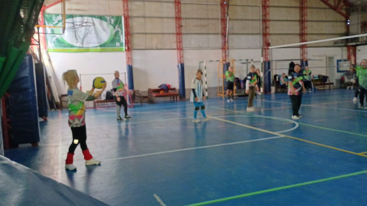 tatuhess's tweet photo. 🏐💙 ¡Lunes a puro #Newcom!

Los talleres 🏐 de la @munineuquen para adultos mayores vivieron una jornada llena de deporte, recreación y compañerismo en el Estadio Ruca Che y el CEF N.° 13 de Valentina.
#AdultosMayoresActivos
@GiovanettL @DDHH_RI_CI @MarianoGaidoOk https://t.co/jN1hntL9zo