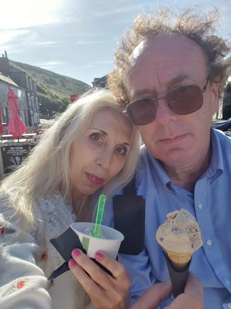 GenovevaUzunov1's tweet photo. We survived the narrow roads, and the reward was spectacular! Breathtaking coastal views at @_TINTAGEL_ followed by the best kind of celebration: ice cream in Port Isaac.
Sweet, joyful, and completely worth it. ๐ฆ๐โค๏ธ#Adventure #NatureLovers #TravelCouples #Cornwall #ExploreUK https://t.co/k0cNfdy1Hf