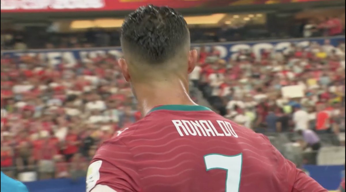 ofootball__'s tweet photo. No words. Just respect. 🫡🐐

Thank you, Cristiano Ronaldo. ❤️ https://t.co/8ClzTHsAVl