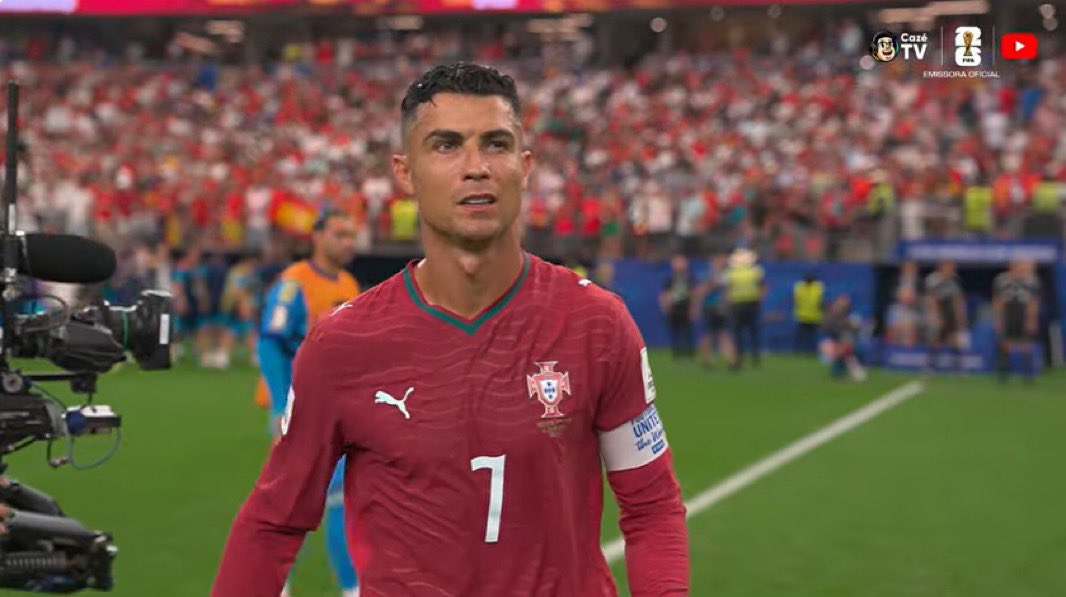 madrid_total2's tweet photo. Cristiano Ronaldo sale casi entre lágrimas del Mundial.

Te amo, goat. https://t.co/ZKUL5h5y4W