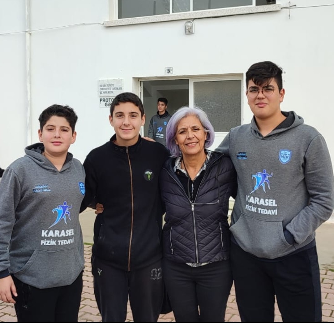 sezgintascisezo's tweet photo. Çocuklarımızin huzur içinde yatmalarini istiyoruz.
Aynı acıları yaşamanız mi lazım?o zaman mi anlayacaksiniz?.
Allah büyük.aldiğiniz ahlar yerini bulacak elbet😡
Adalet istiyoruz!!!
SESİMİZİ DUYUN.
#isiasortakdavamız 
#isiasolasıkast https://t.co/jBHWynWpYU
