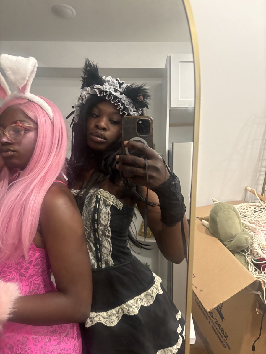GrizUwu's tweet photo. #furryrave #furryㅤㅤㅤ furry rave I was drunk ash 😆 https://t.co/T0qEUHmvDC