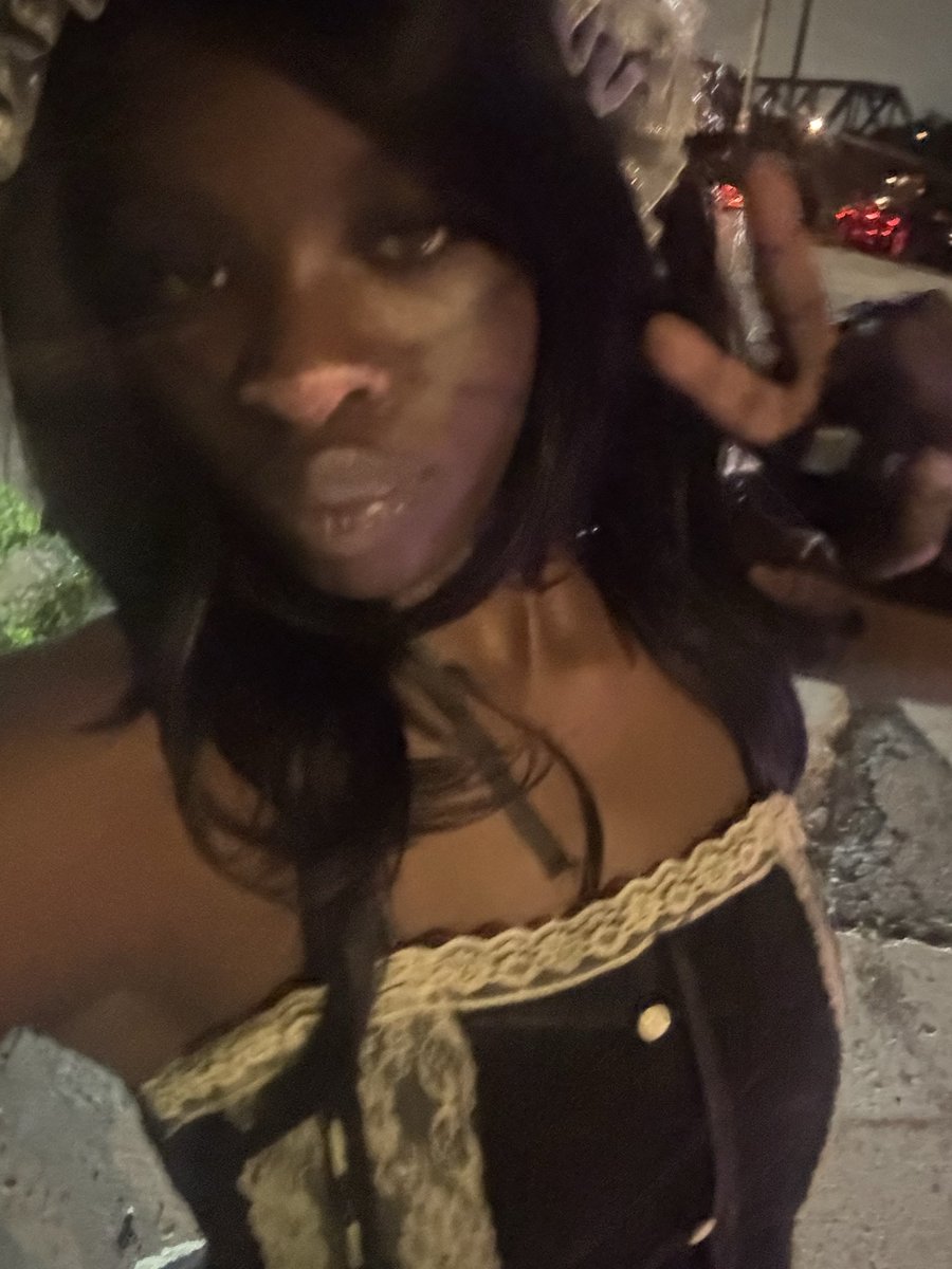 GrizUwu's tweet photo. #furryrave #furryㅤㅤㅤ furry rave I was drunk ash 😆 https://t.co/T0qEUHmvDC