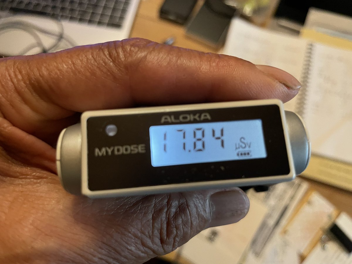 nobuitou8869's tweet photo. 昨日(6日)の被ばく量：3.52μSv。
昨日は終日村内、除染済みエリアで約2.0時間、未除染の原野で約0.5時間、その他は屋内、車内で過ごした。
#飯舘村
#放射線被ばく
#原発事故の実像 https://t.co/6foegUs9jt