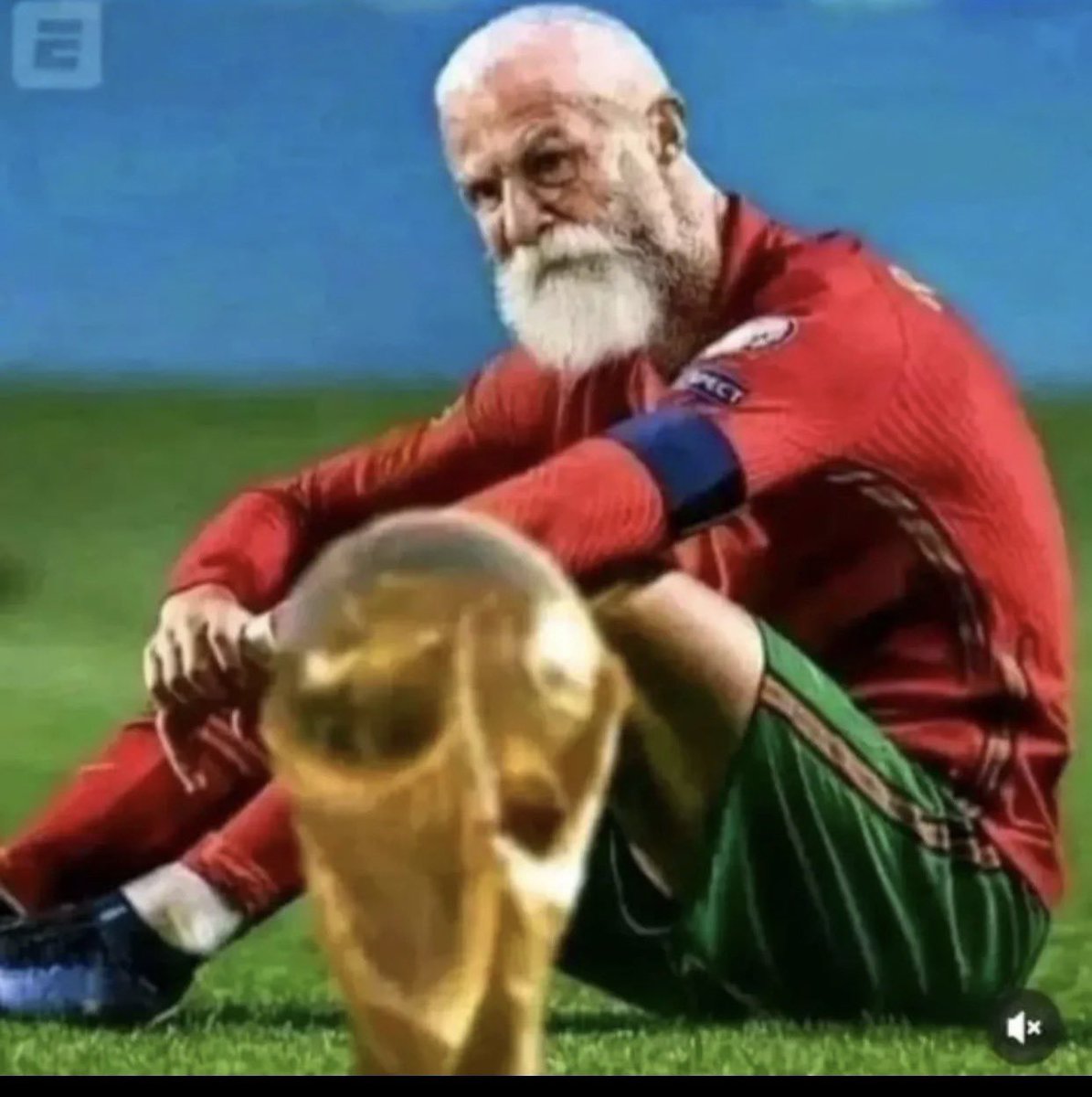 Seth3jr's tweet photo. @FabrizioRomano Ronaldo in his 70 trying to win world cup https://t.co/jHsSaSQl5P