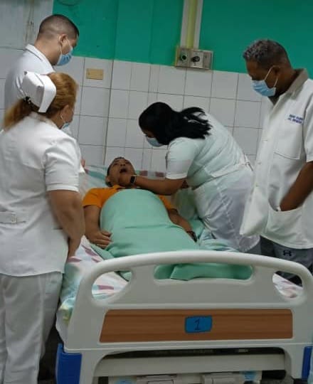 cubacooperaven's tweet photo. Salud con el corazón desde el estado Anzoátegui. 🇨🇺🇻🇪 En el CDI "Camilo Cienfuegos", nuestro equipo multidisciplinario brinda atención de excelencia en terapia, hospitalización y esterilización. ¡Ética, profesionalismo y entrega al servicio de la vida! https://t.co/RGqb2rUpsC