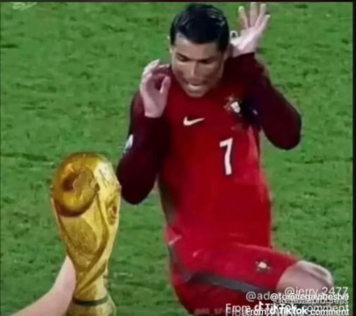 Gridxxzz's tweet photo. Portugal ❌. Bottlegal✅
Ronaldo = Worldcupphobia
😂😂😂😂😂😂
#ronaldo #Portugal https://t.co/bXv9zzRtNu