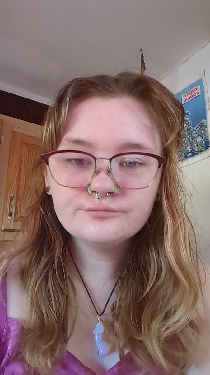 blowkitten's tweet photo. This is what I look like https://t.co/1plnl9GQOD