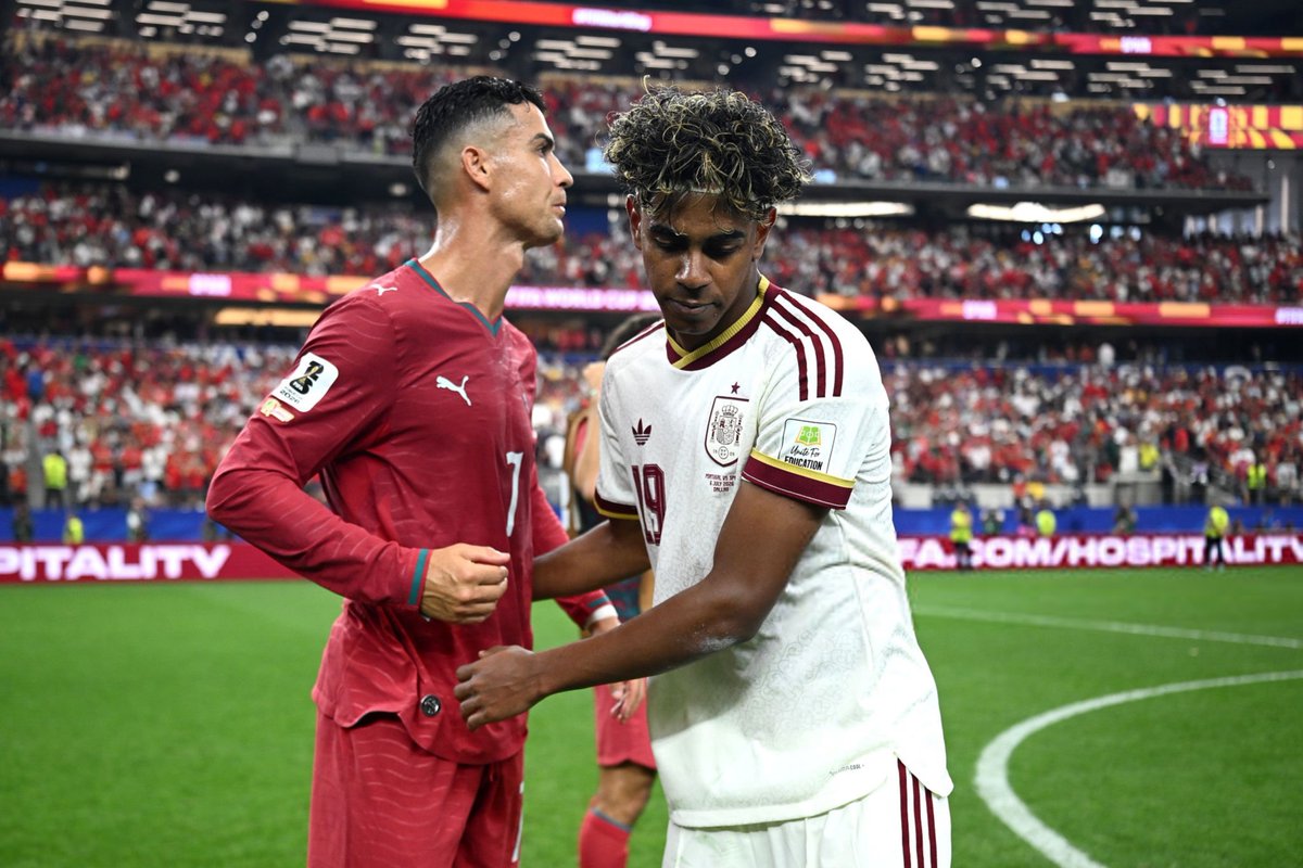 i3merz's tweet photo. Lamine Yamal &amp; Cristiano Ronaldo #FIFAWorldCup https://t.co/xZZgZq18WP