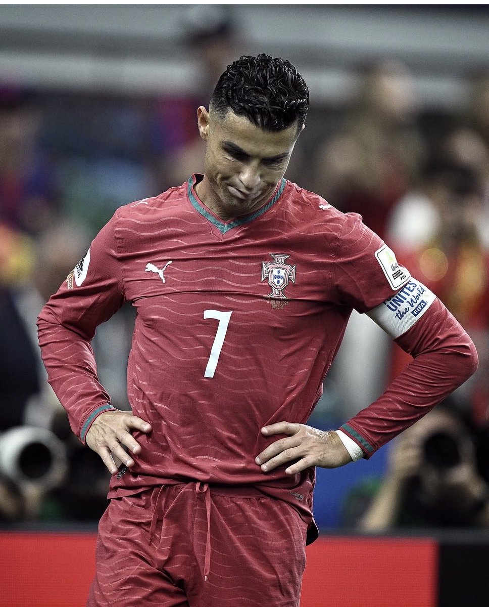 ObaroTiblaze's tweet photo. Cristiano Ronaldo, you will always remain the GOAT. Those like Bruno Fernandes, João Félix, and João Neves who would rather waste possession than play you a simple, clear pass can now hang their heads in shame. https://t.co/Vk27bde5ji