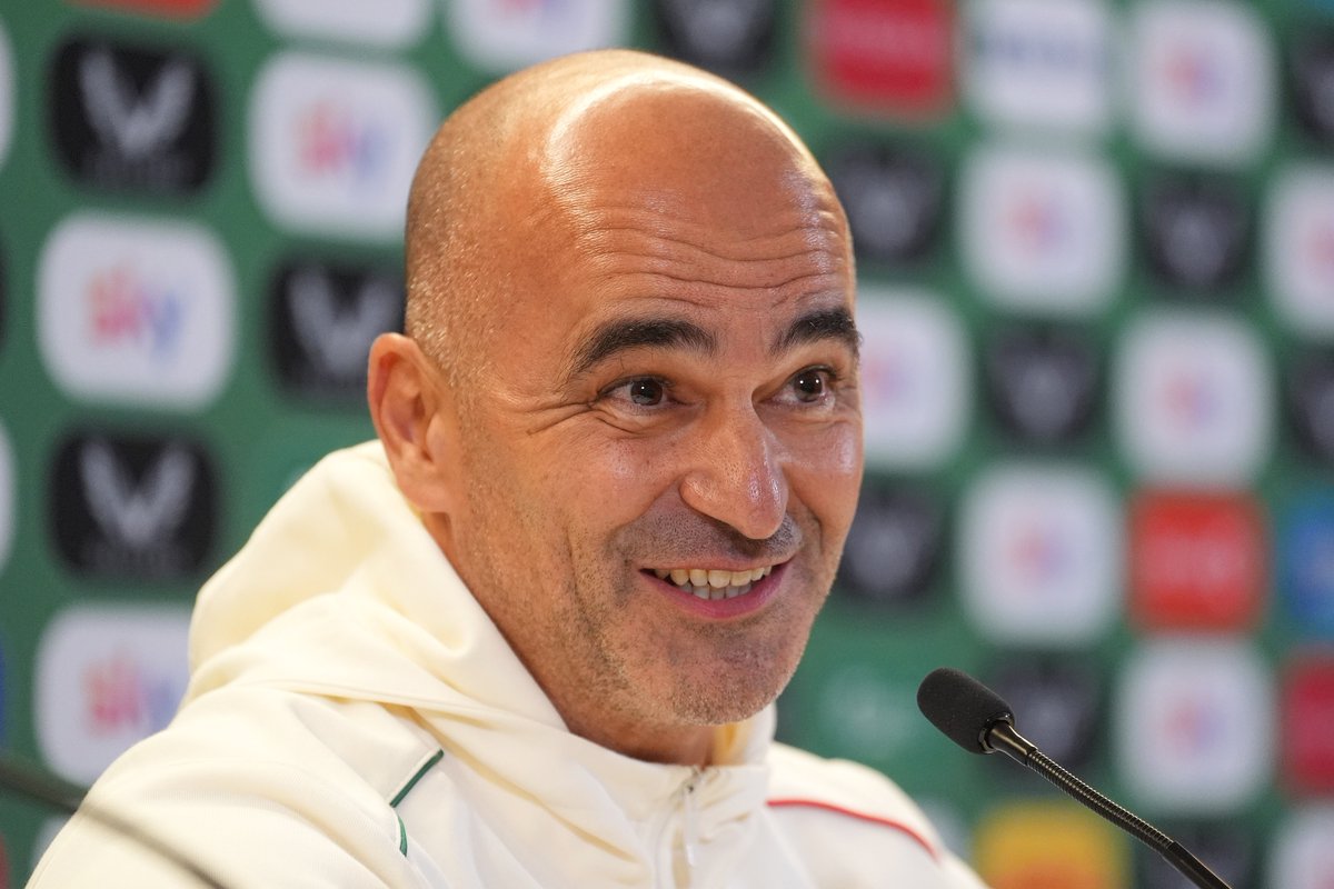 futtmais's tweet photo. Uma pena que a última dança de Cristiano Ronaldo em Copa do Mundo foi como Roberto Martínez como treinador.

Vitinha, João Neves e Bruno Fernandes também foram péssimos.

Ninguém de Portugal foi potencializado no Mundial. A culpa é toda do técnico. https://t.co/TPypOIn53L