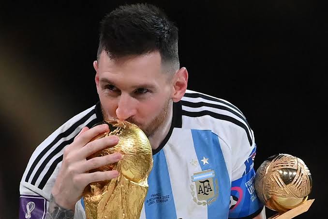 Andres92510739's tweet photo. @InvictosSomos Siempre hubo niveles, nunca serás Messi. https://t.co/c1Dgp3SlXM