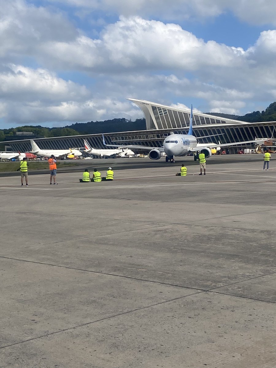 HARROW_h's tweet photo. @SpottersArg está interesante mañana en LOUI #Spotting. #SpottersBilbao , Mucho calor muy buena mañana en la Pista , alguno más https://t.co/y3Xi69E3PV https://t.co/XfOUENsQDM