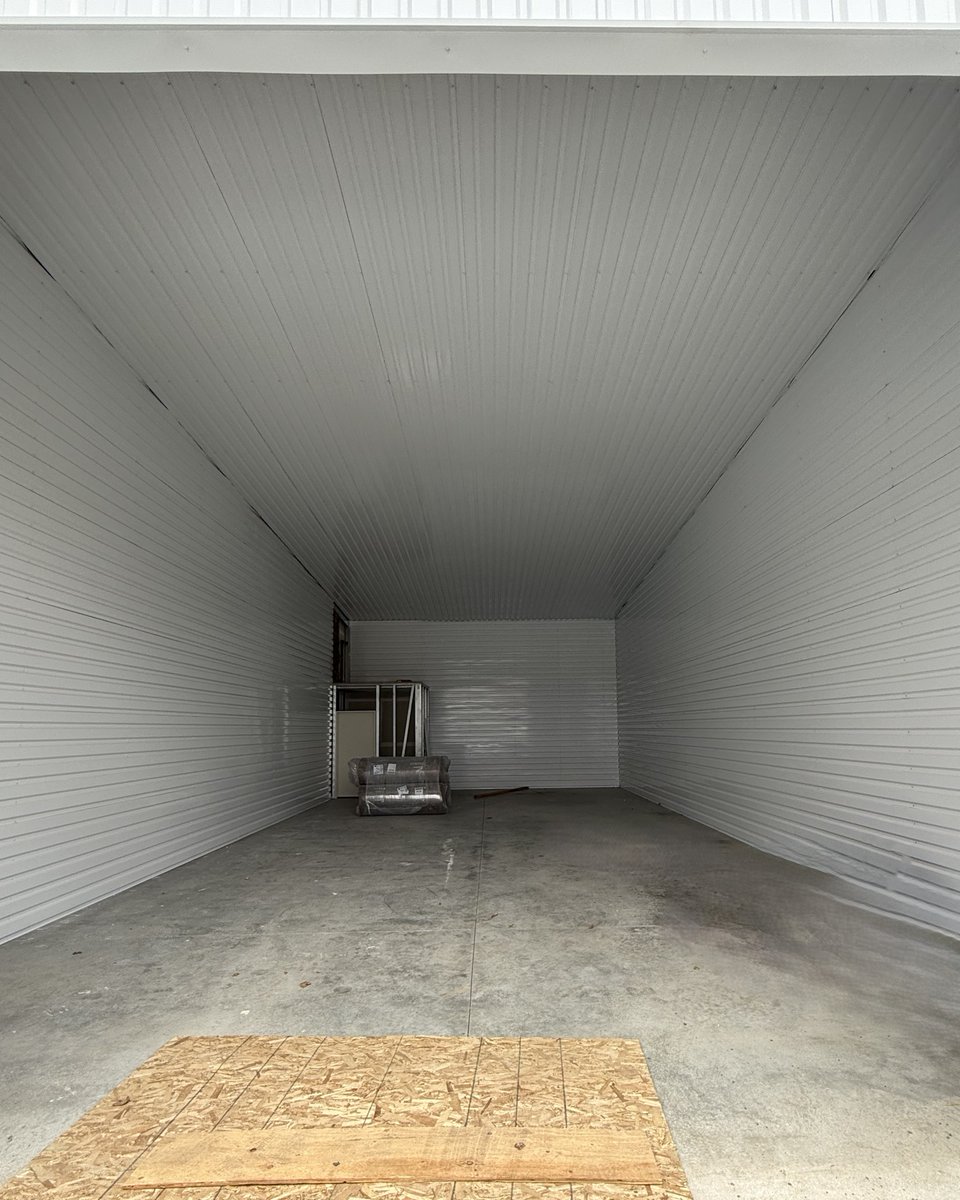 ForgeBuildingC1's tweet photo. Forging ahead and putting the finishing touches on a Small Bay/Flex expansion at an existing development in Clarkston, WA, adding versatile 25' x 50' units designed to meet the growing demand for flexible storage space.

Ready to expand your property? Let's build what's next. https://t.co/U6wsTRA5lS