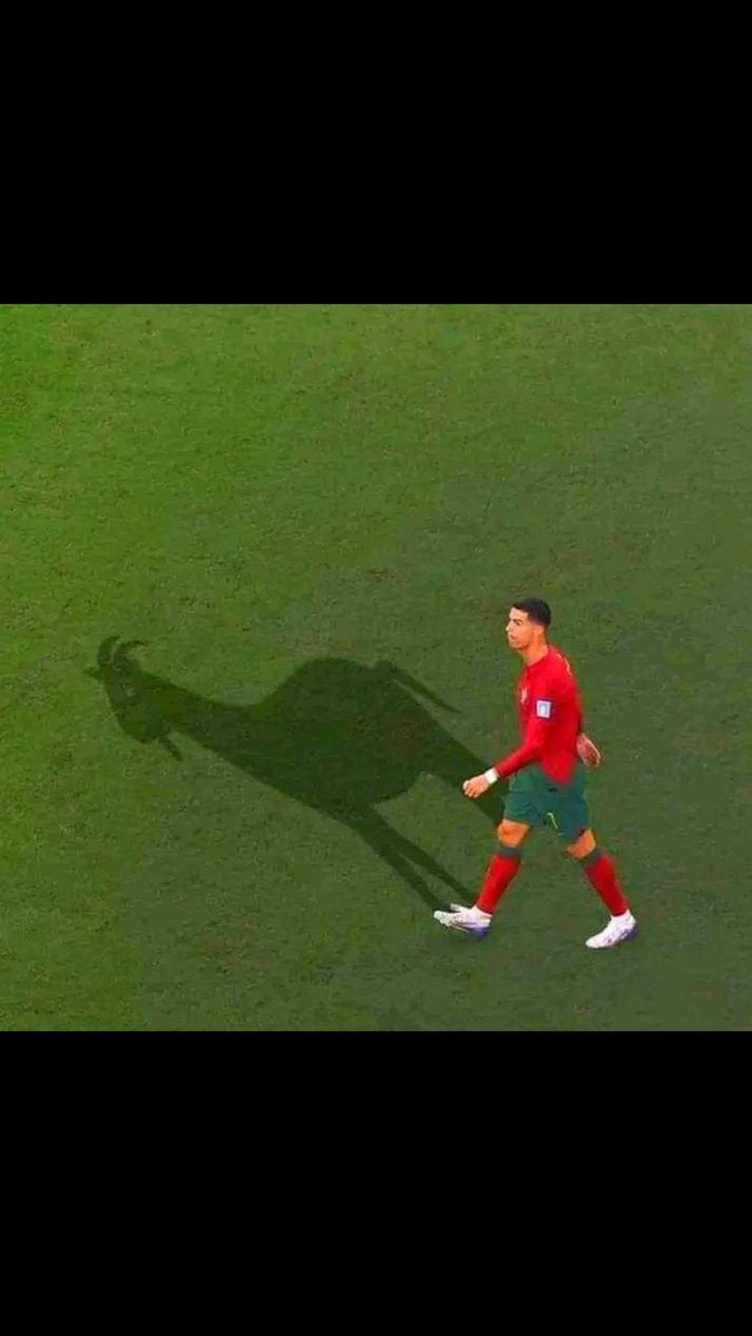 alshaterjasas's tweet photo. #البرتغال_اسبانيا

كفيت ووفيت يا أسطورة الكرة العالمية ..
#CR7 

الى الرياض بلدك الثاني .. https://t.co/jJzDmbPDBA