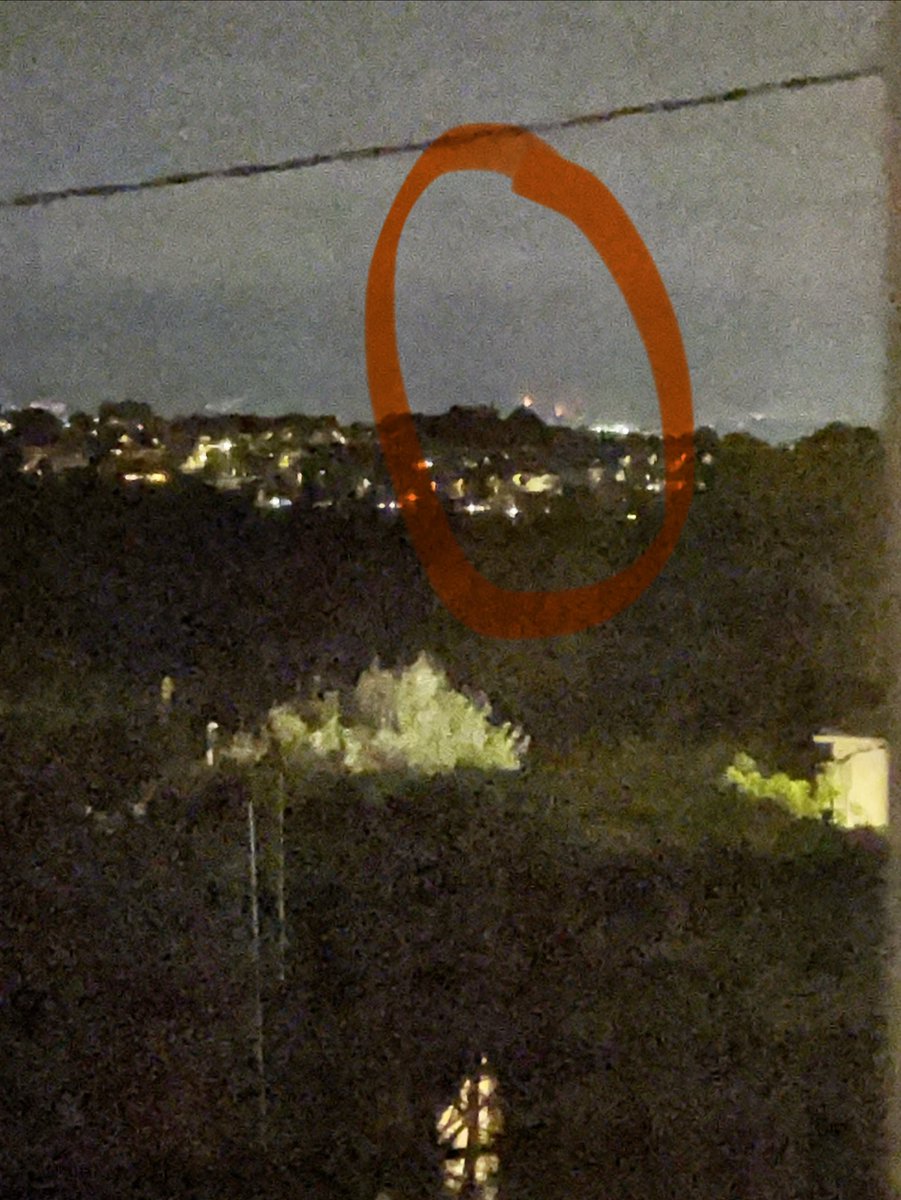 gemmajano's tweet photo. El país crema i celebreu la victòria d’Espanya al mundial amb petards?

Malgrat la distància, des de casa es veu l’#IFSentmenat i se’m trenca el cor quan sento els petards d’aquests quatre inútils.

Ànims @bomberscat, i gràcies per la vostra feina i valentia. 💚

#IFAnoia https://t.co/Qn2Eu1Kdub