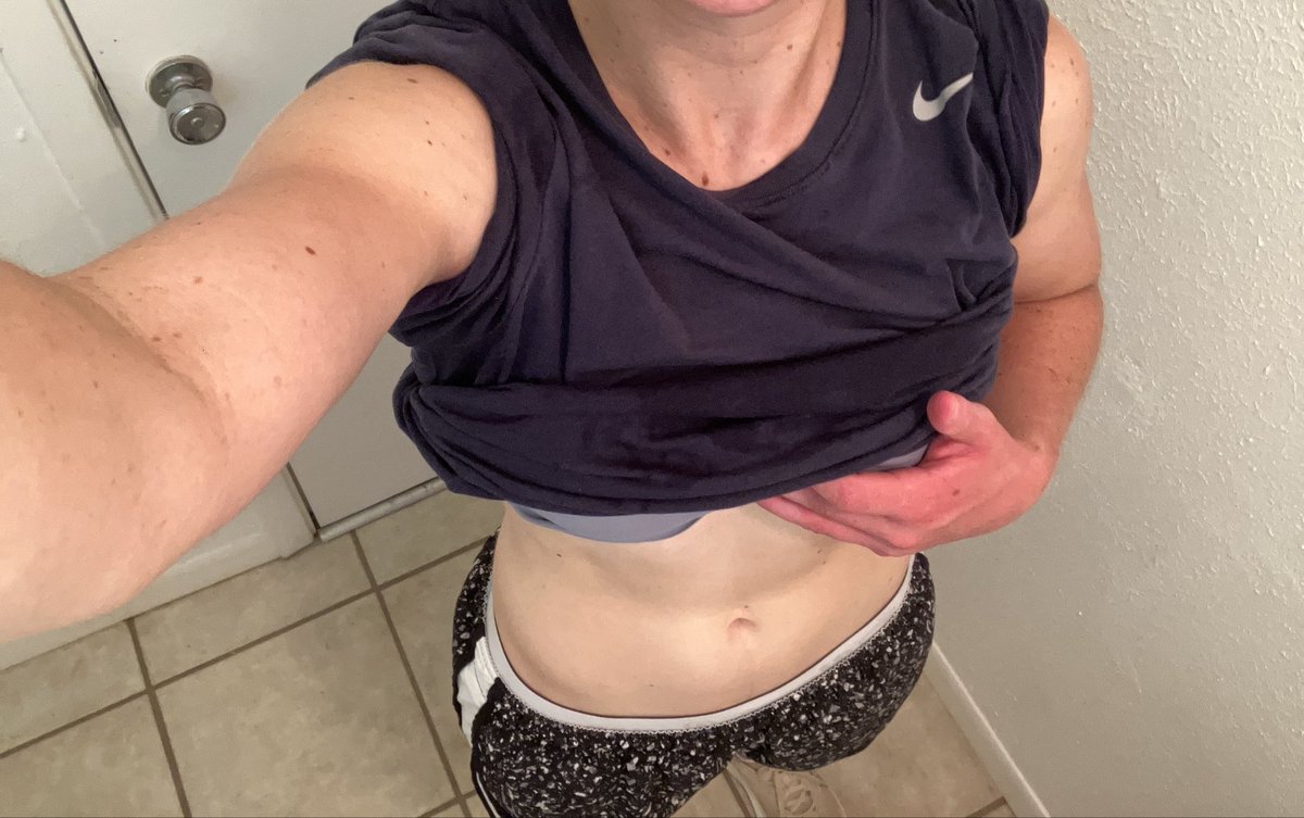 HiMissQuick's tweet photo. Run/shower -> time for glutes https://t.co/0EBYPJhdR5