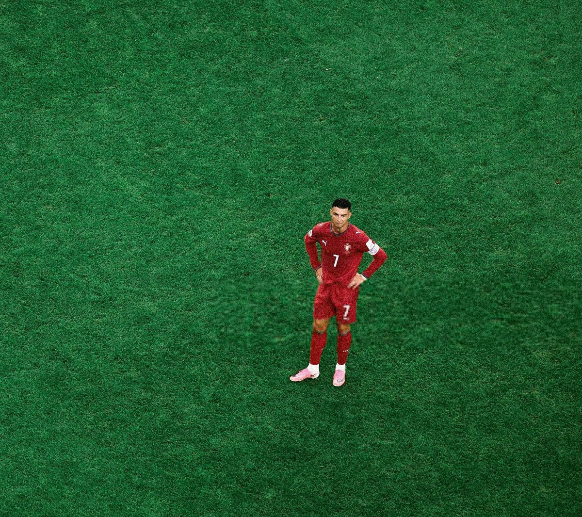 DEX7Y's tweet photo. “I will not be ‘more Cristiano’ if we win the World Cup, or ‘less Cristiano’ if we don’t win it”. 

الافضل بالتاريخ دائمًا وابدًا 🐐❤️ https://t.co/50noOugxEC