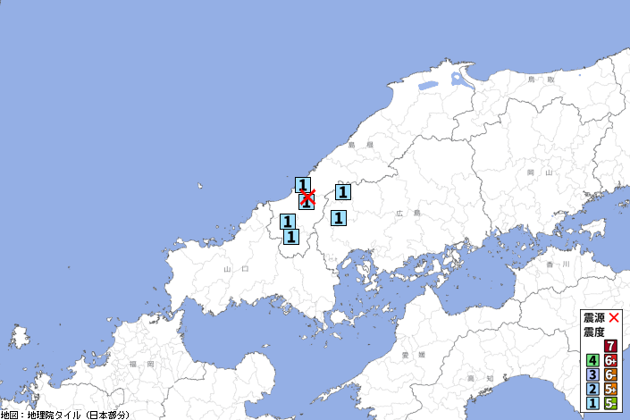 p2pquake's tweet photo. 【地震情報】07/07 06:16頃 震度1 島根県西部(深さ約10km、M3.2) 津波の心配なし [震度1]島根県浜田市、益田市、津和野町、吉賀町、広島県安芸太田町、北広島町  https://t.co/qxeK9T5TyQ https://t.co/dkrr516n7p