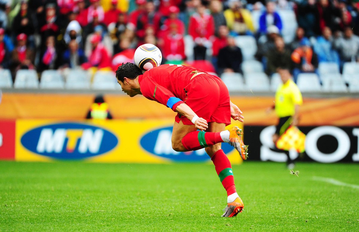 _BeFootball's tweet photo. LE BILAN STRATOSPHÉRIQUE DE CRISTIANO RONALDO AVEC LE PORTUGAL 🇵🇹🐐 

👕 233 matches
⚽️ 146 buts 
🎯 46 passes décisives

🏆 Euro 2016
🥈 Finaliste Euro 2004
🏆 Ligue des Nations 2019
🏆 Ligue des Nations 2025
🥉 3e Coupe des Confédérations 2017

Était-ce le dernier ? https://t.co/WEg1iWBjqG