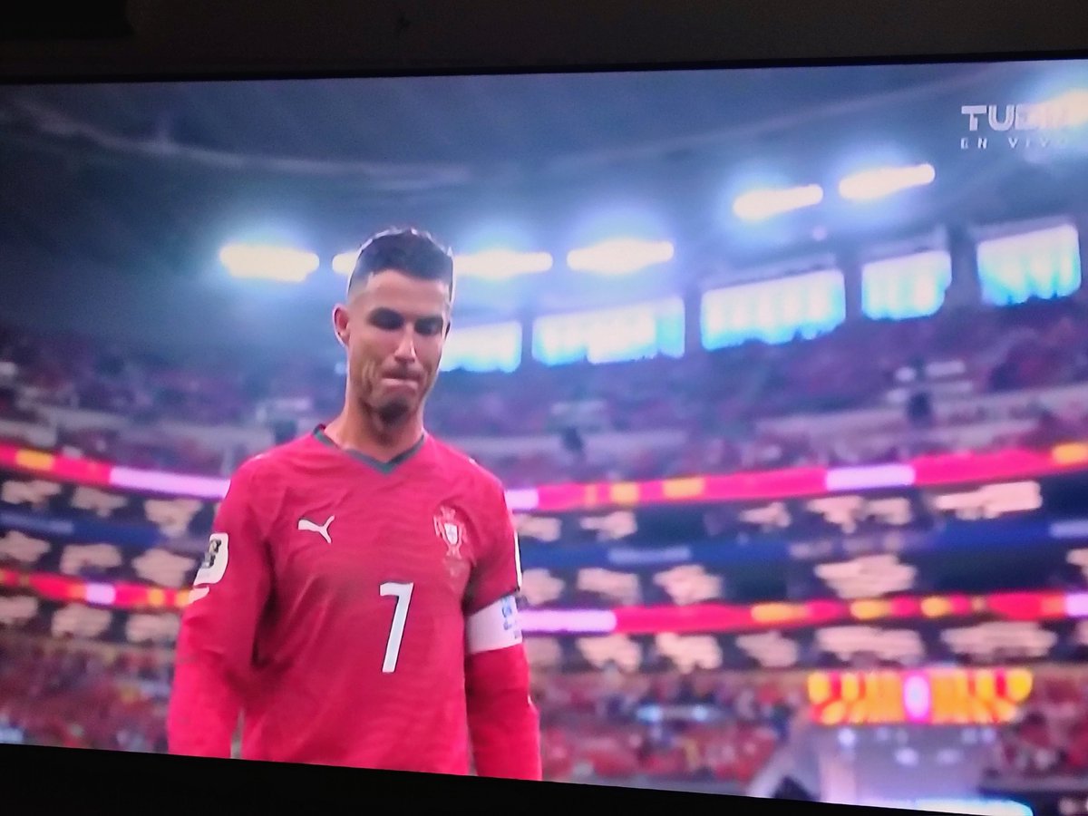 Freikar's tweet photo. El GOAT, si tú Cristiano Ronaldo!
Y afortunado por ver tu fútbol.... El mejor de toda la historia, difícilmente volvamos a ver tu ímpetu, tu fútbol en otro jugador que haga lo que tú hiciste y lograste en tu carrera futbolística.
Gracias por todo. 😔 https://t.co/W5FYc2p7EG