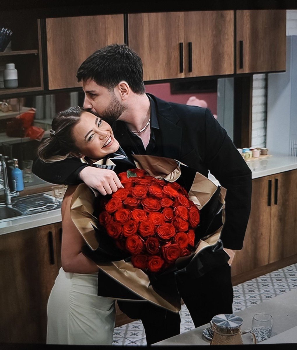elakcn06's tweet photo. #canyağ #kısmetseolur https://t.co/b20m89pMEu