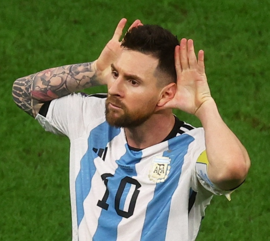 chorumedogremio's tweet photo. 🚨THE WORLD CUP OF 7🚨

Lionel Messi: 7 goals ⚽️
Mbappé: 7 goals ⚽️
Haaland: 7 goals ⚽️
Cristiano Ronaldo: 7 GOAT 🐐

MR. I'M BACK 🔥🔥🔥🔥🔥🔥🔥🔥🔥🔥🔥🔥🔥🔥🔥🔥🔥🔥🔥🔥🔥🔥🔥🔥🔥🔥 https://t.co/hqzpPC6vve
