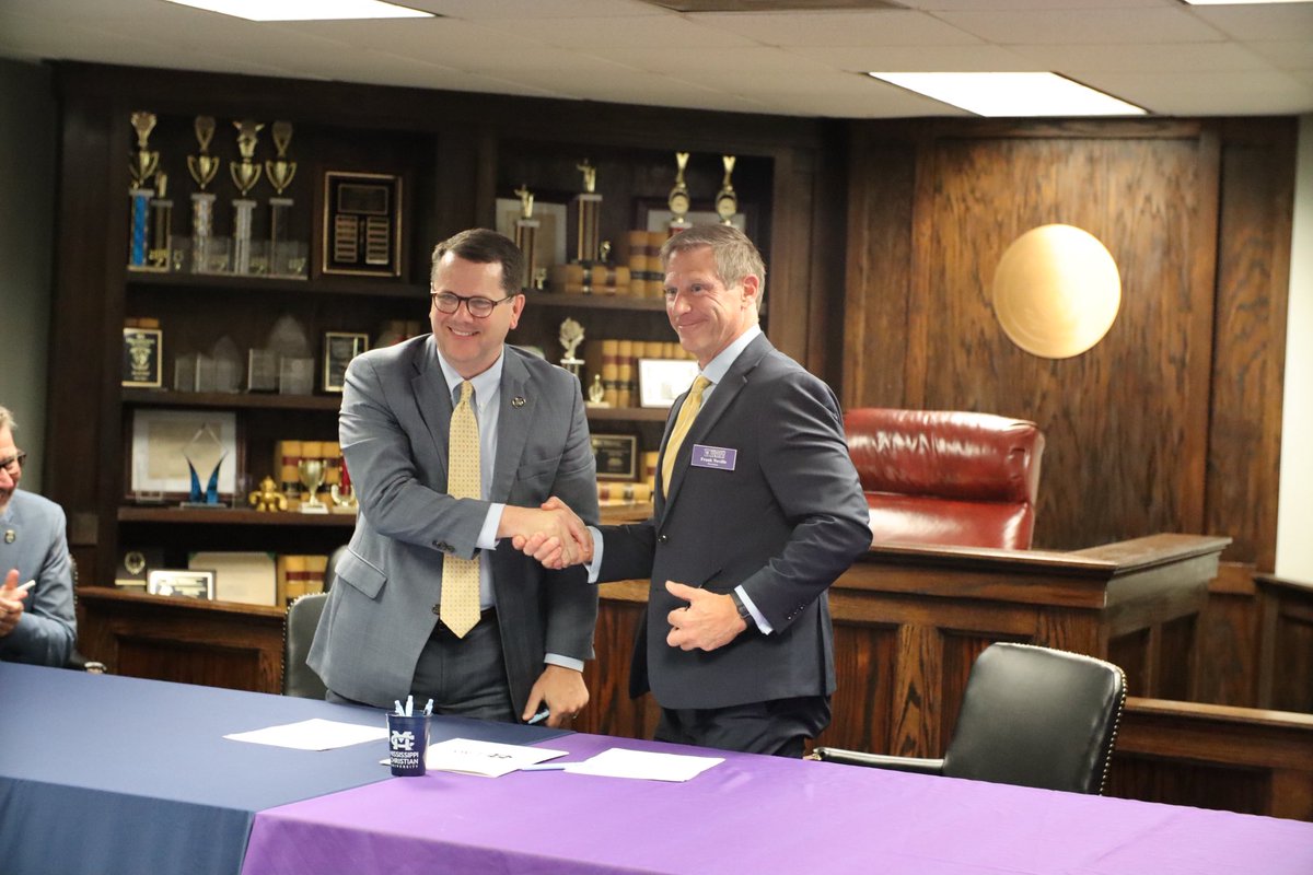 FrankENeville's tweet photo. If you want to pursue a legal career, @millsapscollege has always been a great choice. We have a law school admission rate that’s double the national average and best in MS. Our new MOU with Mississippi Christian University accelerates the path to a first-rate legal education. https://t.co/8VuUfrGB9a