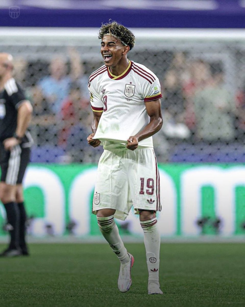 Oladele's tweet photo. Lamine Yamal that Lionel Messi had to bath when he was small eliminates Cristiano Ronaldo from World Cup and this will be his last World Cup and he’s going to retire from football after this. This life is scripted. https://t.co/n80PjAD5OO