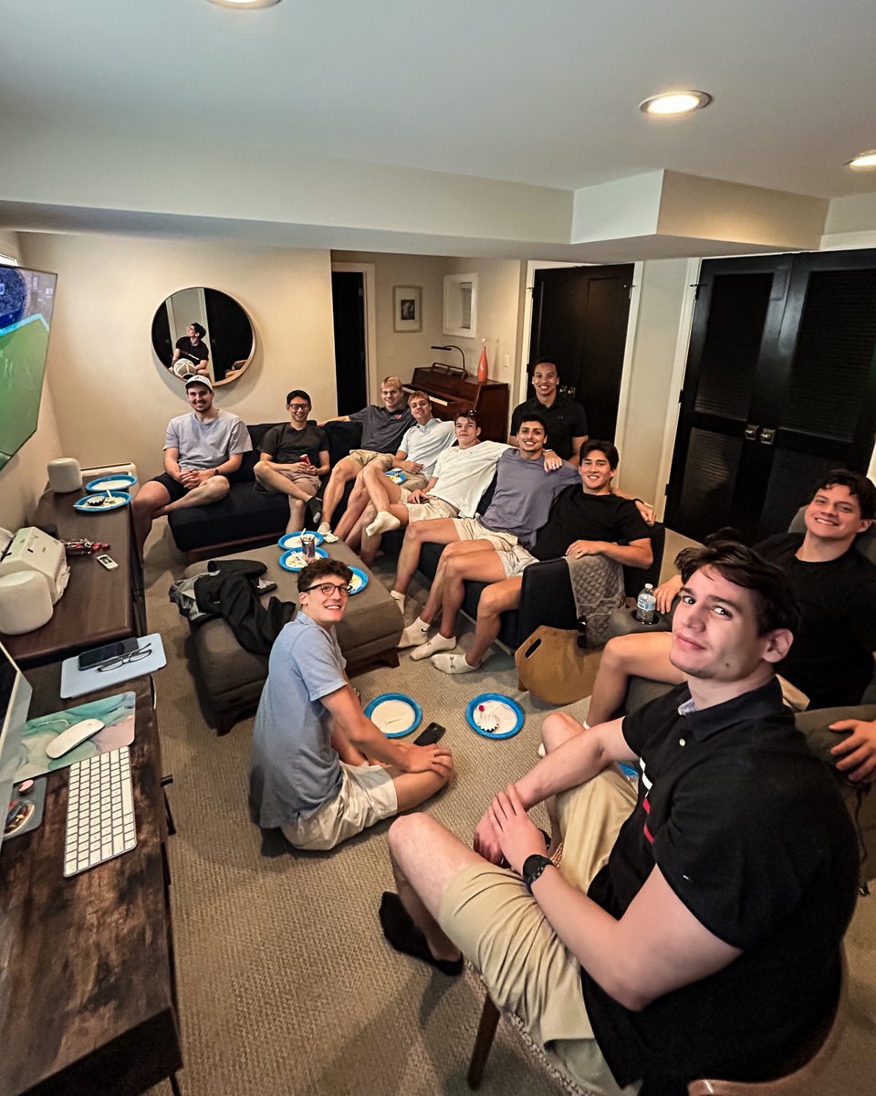 NUSwimDive's tweet photo. Good company, good food &amp; World Cup with the summer crew ⚽️😸🌊 https://t.co/2iWtdHYzau