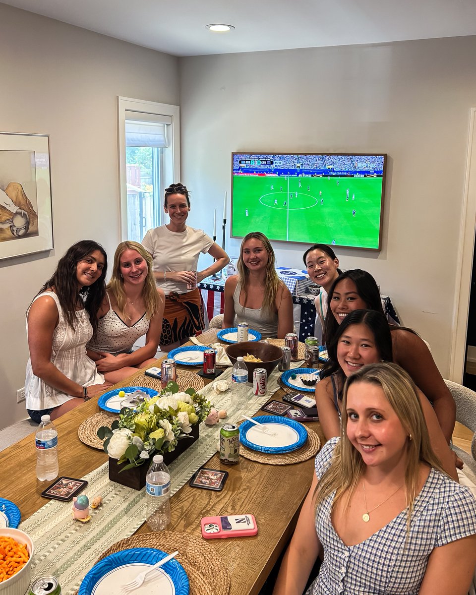 NUSwimDive's tweet photo. Good company, good food &amp; World Cup with the summer crew ⚽️😸🌊 https://t.co/2iWtdHYzau