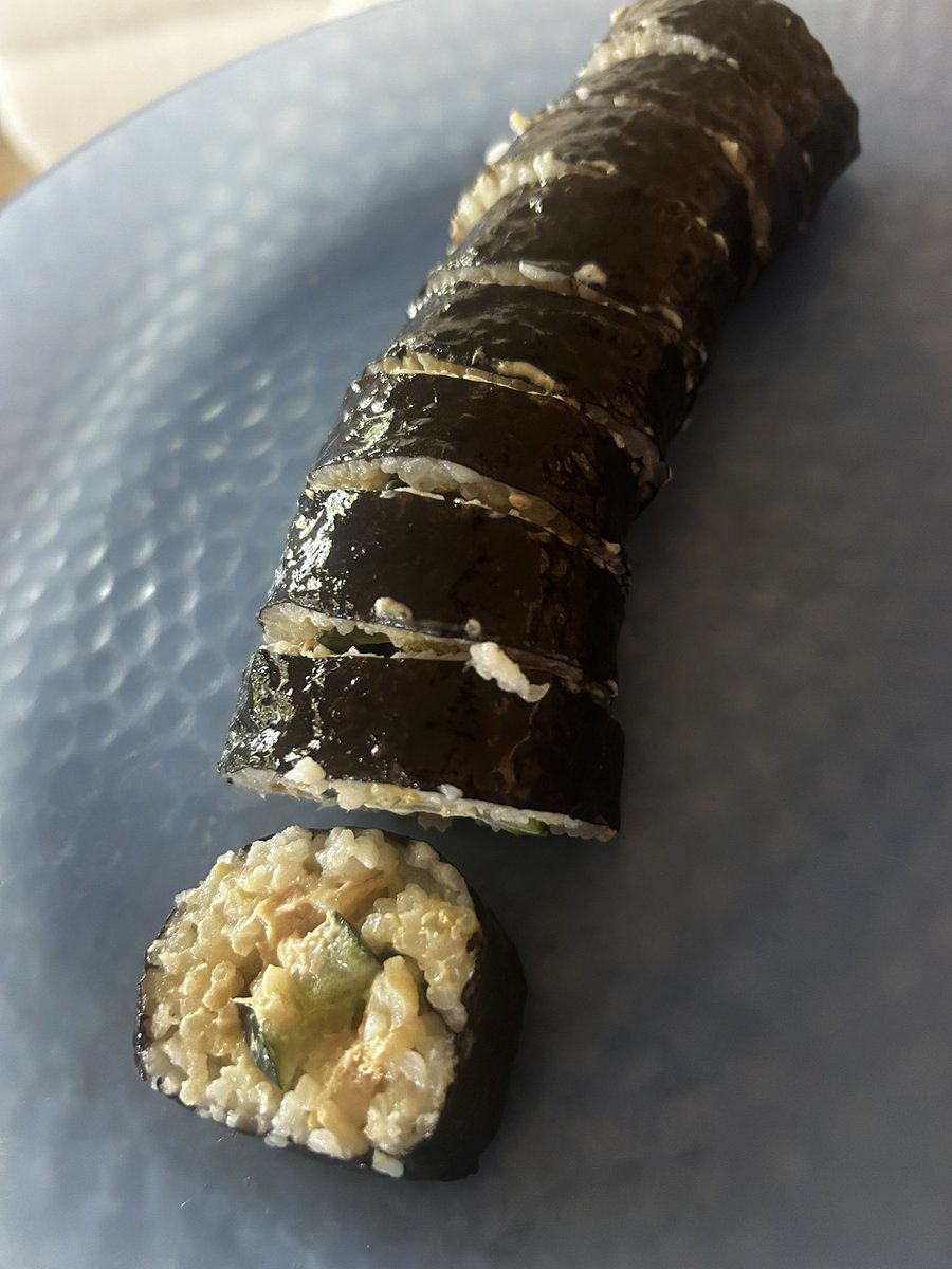 yuribolersecond's tweet photo. Tuna cucumber kimbop https://t.co/KNFuWM7Qas