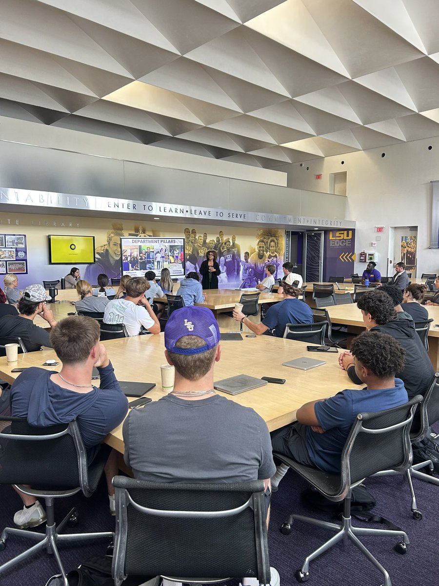 LSUAcademicCtr's tweet photo. Happy first day of Session C! 📚💜💛
Today we welcomed our newest student-athletes to campus with orientation. Geaux Tigers! 🐯
#LSU #GeauxTigers #StudentAthleteSuccess #SASP https://t.co/1Ro2HGhL6S