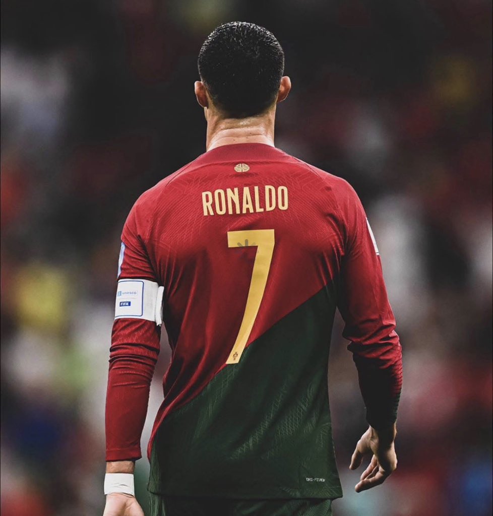 lemec_5etoiles's tweet photo. Merci  Cristiano Ronaldo🙏🏽

J’attends maintenant le nouveau Portugal sans Cristiano, qui remportera le prochain Euro et la Coupe du monde 2030.

Déjà, je me désabonne de toutes leurs pages. https://t.co/NLF19JJjKD