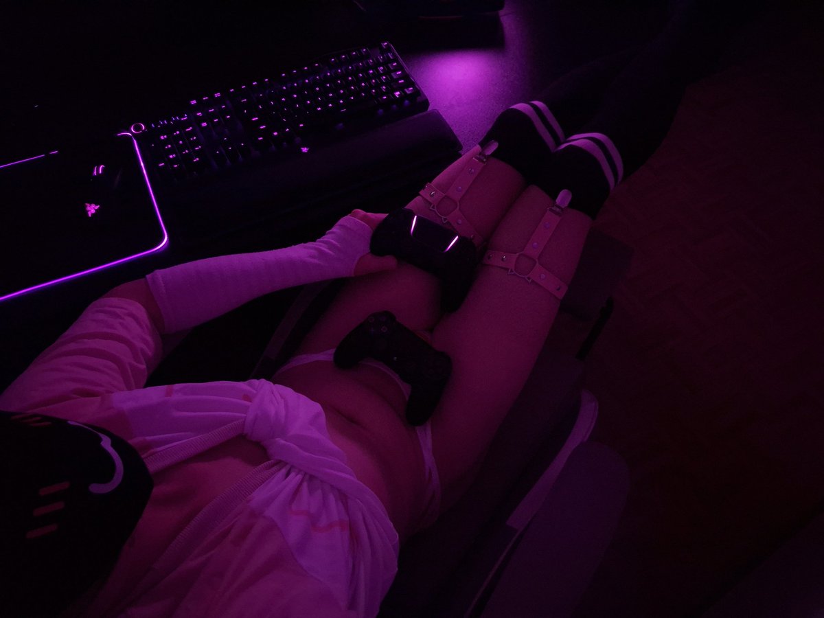 FemKasu's tweet photo. You can have my second controller, but you need to grab it yourself :P

#femboy #mlm #gay #trap #nsfwtwt #gooner #puppyboy #fyp #hot #anime #cute #henti #twink #sissy #tummy #boytummy #gamer #gaymer https://t.co/LbqxP51DkA