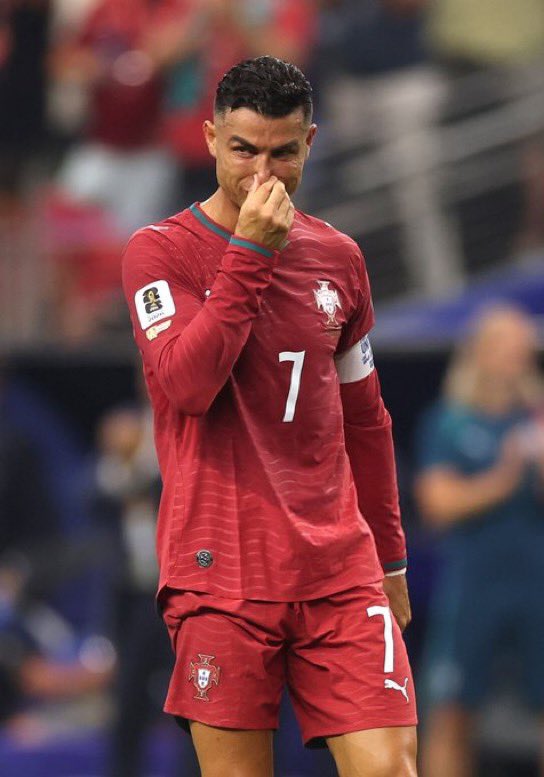 gorgeous4ew's tweet photo. اللقطات الأكثر حرناً في كأس العالم 2026:

بكاء الأسطورة كريستيانو رونالدو بعد الخروج من كأس العالم 2026 . 🇵🇹💔 https://t.co/4lklpeDiDT