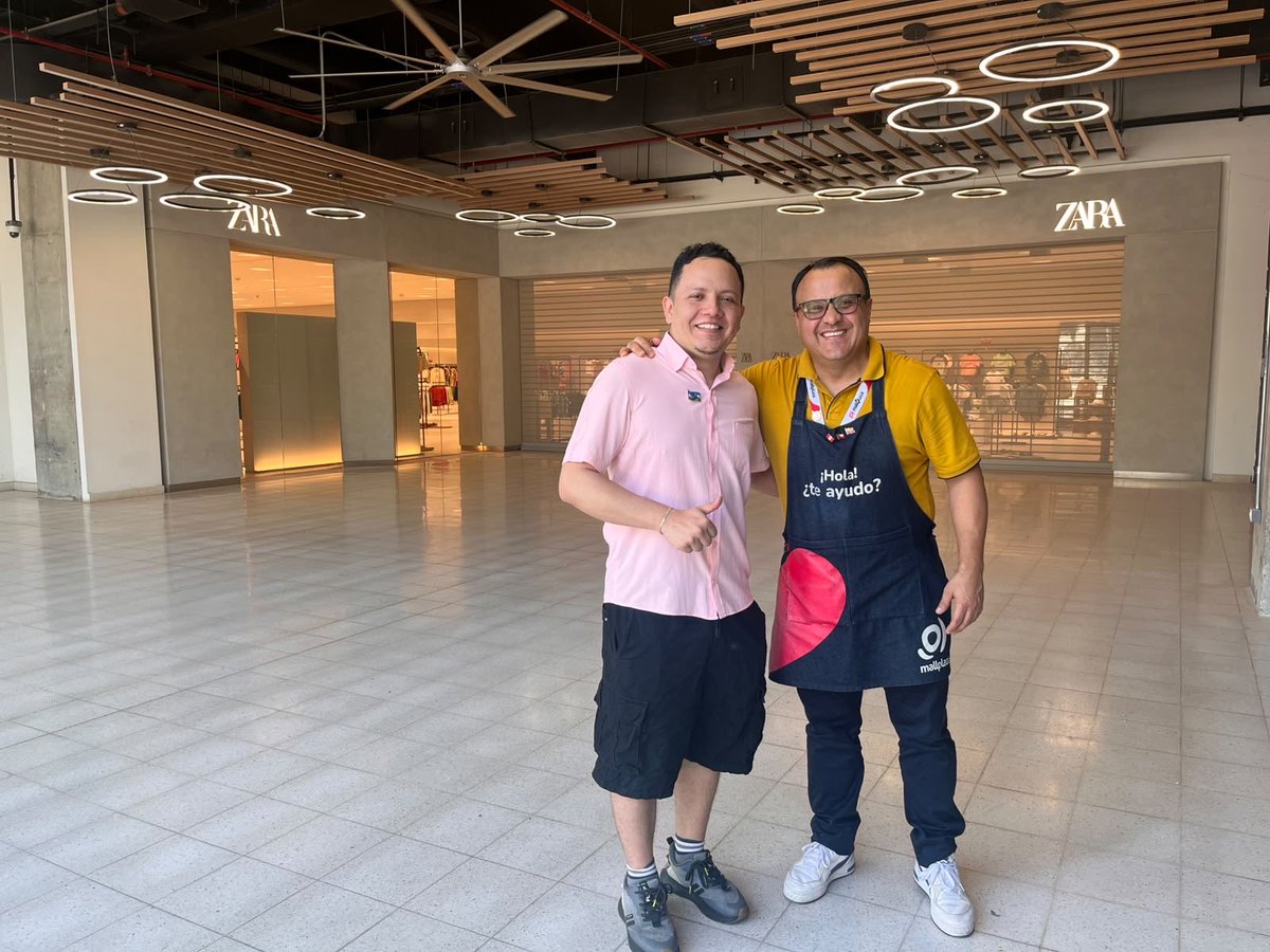 CarlosOrtizC19's tweet photo. Gracias en nombre de la JAL19por el apoyo recibido @MallplazaCo Cali
Prestarán a FaMiEmpresas y MicroNegocios de la  #Comuna19 un gran espacio para realizar su examen tipo PITCH. 
Son +D255 inscritos que aquí serán evaluados en el marco
Proyecto Fortalecimiento Económico POAI2026 https://t.co/TsfLo08hZT